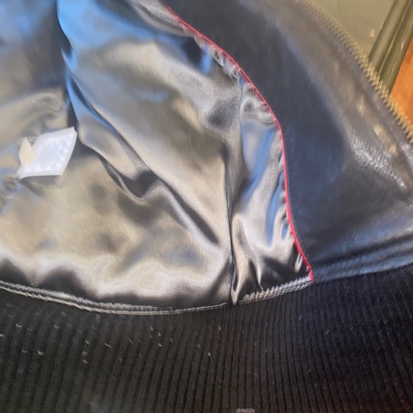 Black leather jacket by Jordan. - Picture 5 of 7